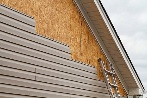 Professional Siding Installation technician working in New Alexandria, PA